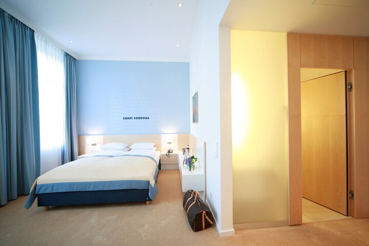 Room 18 of 48