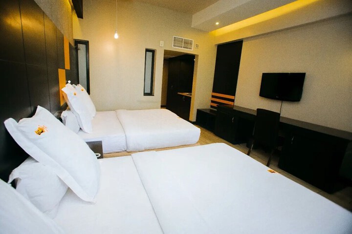 Room 3 of 27