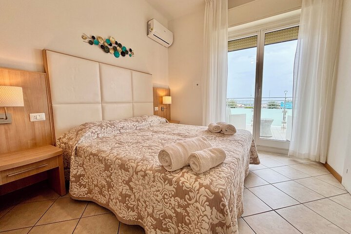 Room 4 of 58