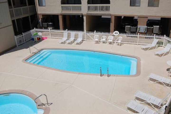 Pool 32 of 50