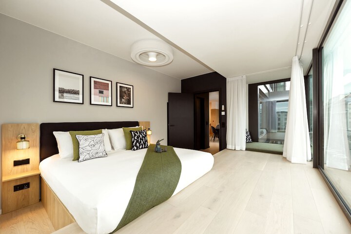 Room 13 of 85