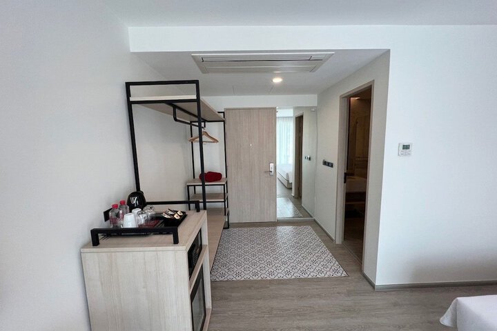 Room 13 of 190