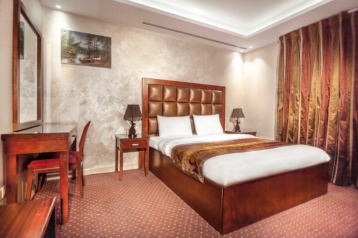 Room 5 of 24