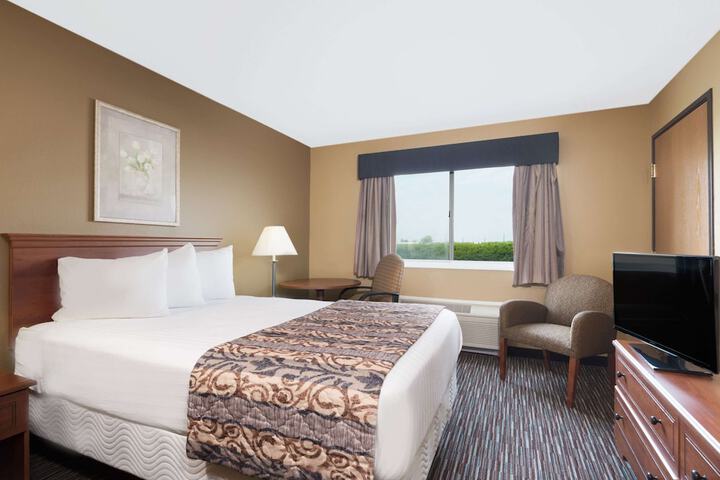 2 Double Beds (4 of 6)