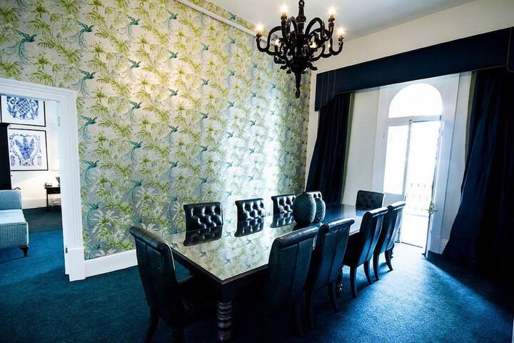 Room 2 of 63