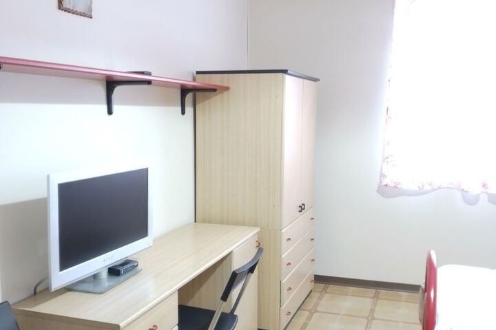 Room 13 of 17