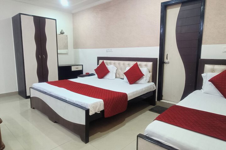 Room 17 of 32