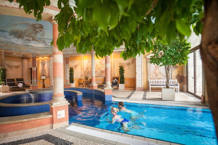 Hotel Pool