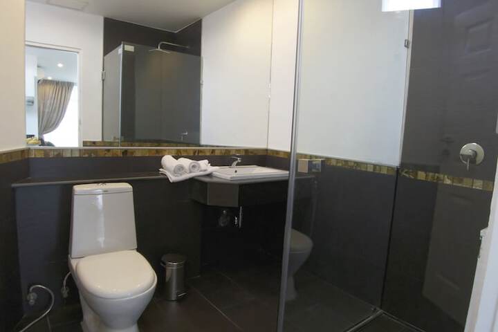Room 14 of 23
