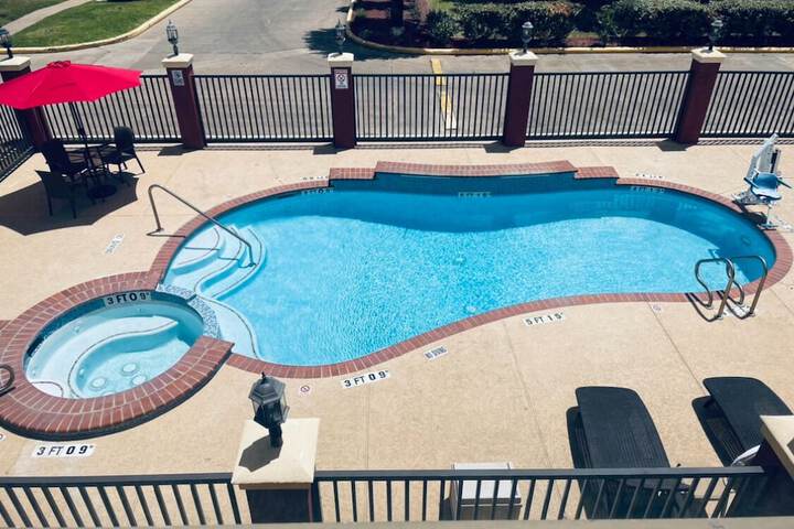 Pool waterfall