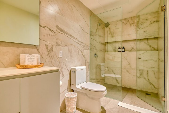 Room 206 of 270