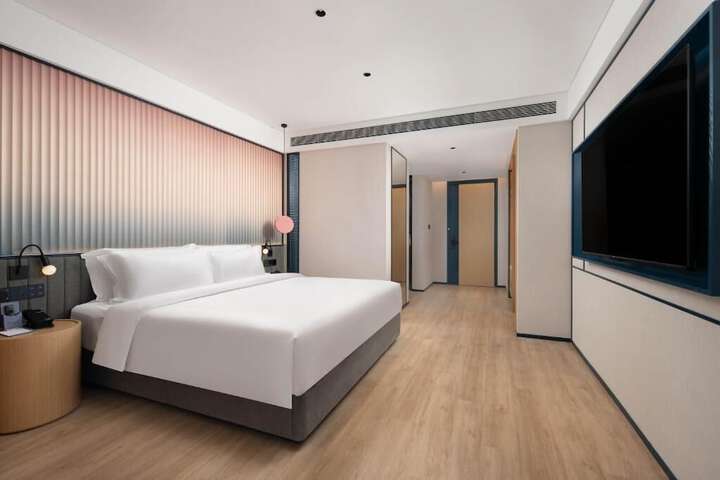 Room 5 of 37