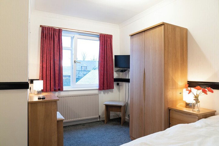 Room 8 of 15