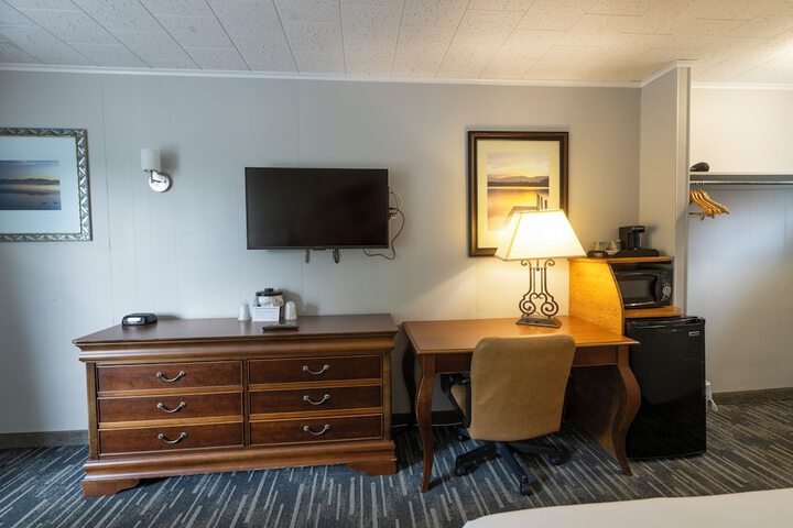 Room 213 of 549