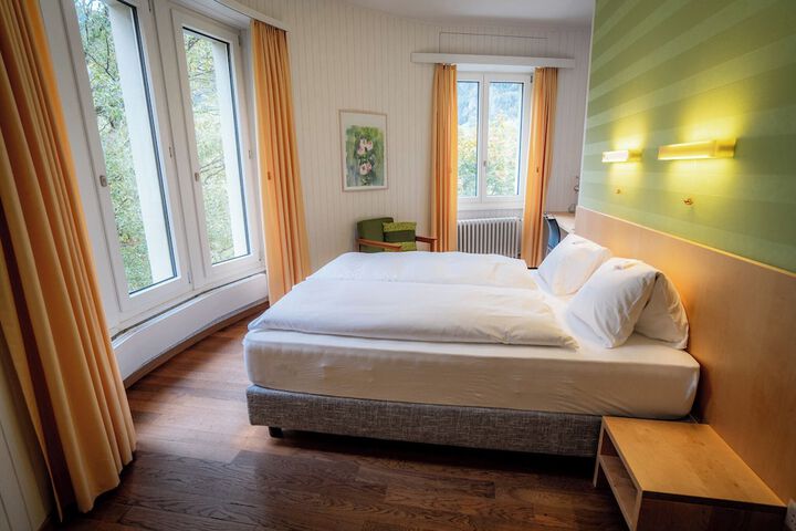 Room 9 of 27