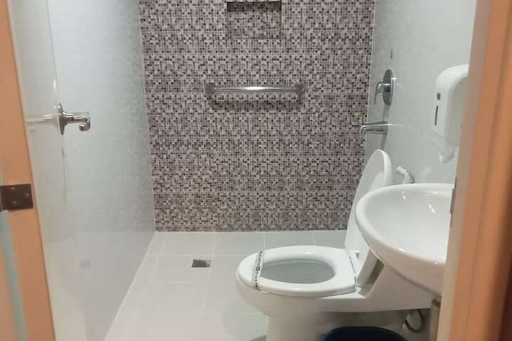Room 27 of 43