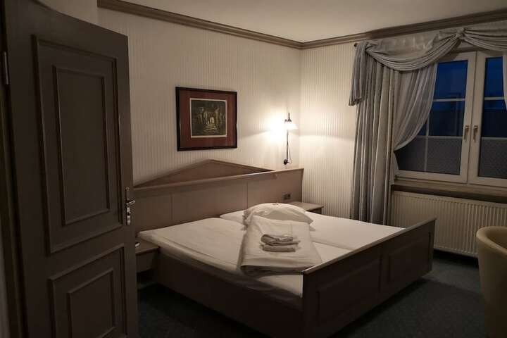 Room 13 of 67