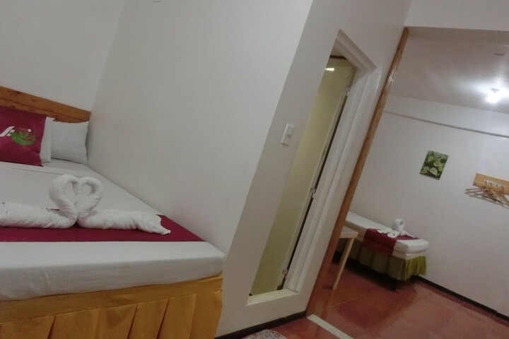 Room 25 of 69