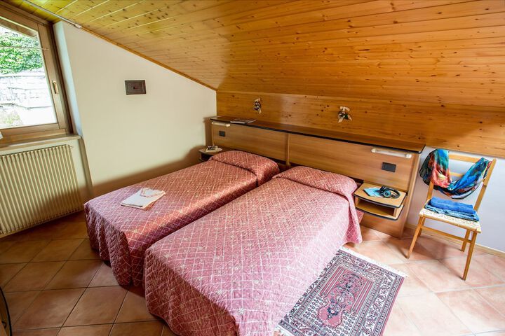 Room 5 of 24