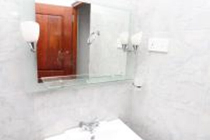 Room 8 of 14