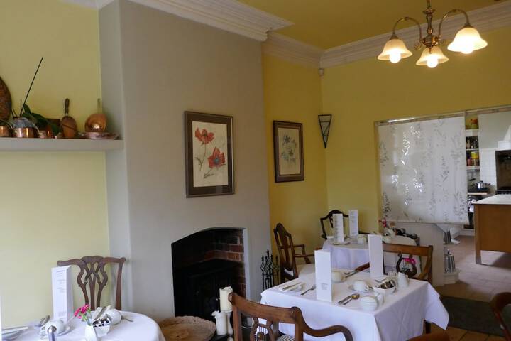 Dining 60 of 79
