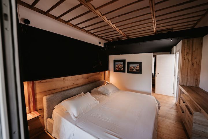 Room 26 of 134