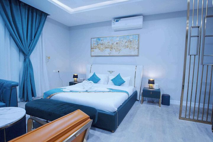 Room 10 of 61