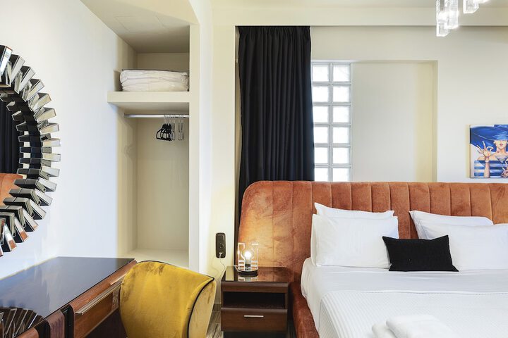 Room 16 of 130