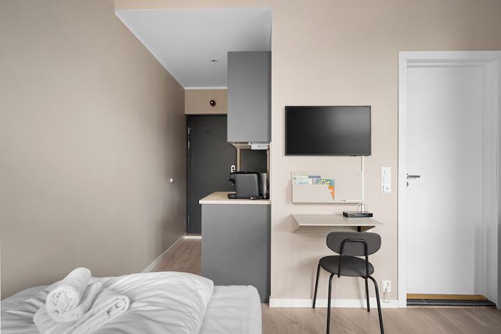 Room 8 of 154