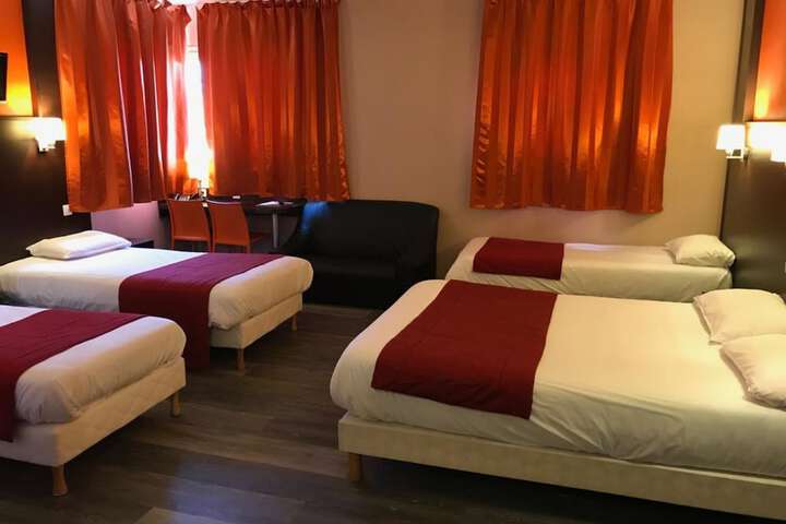 Room 7 of 44
