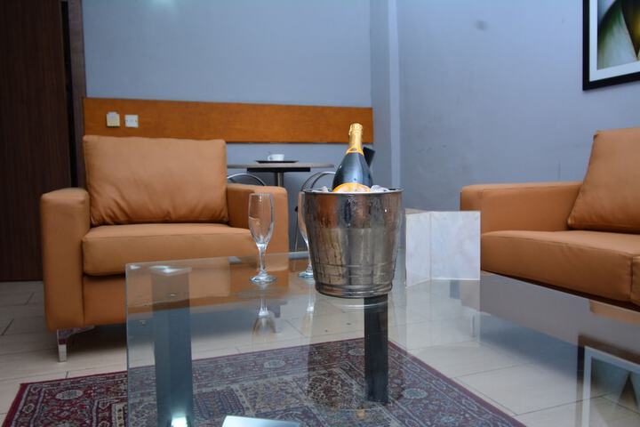 Room 9 of 27