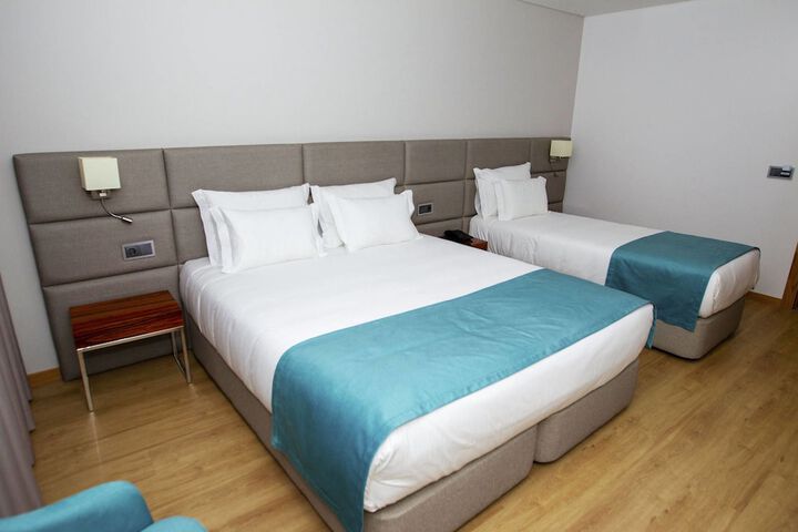 Room 12 of 48