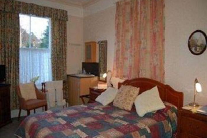 Room 4 of 10