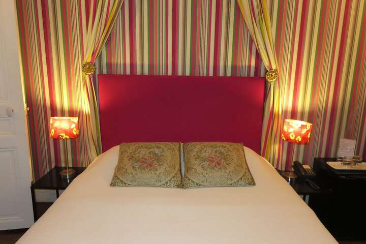 Room 33 of 81