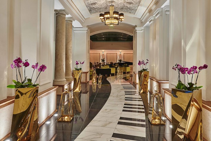 Ballroom/Hall 139 of 168