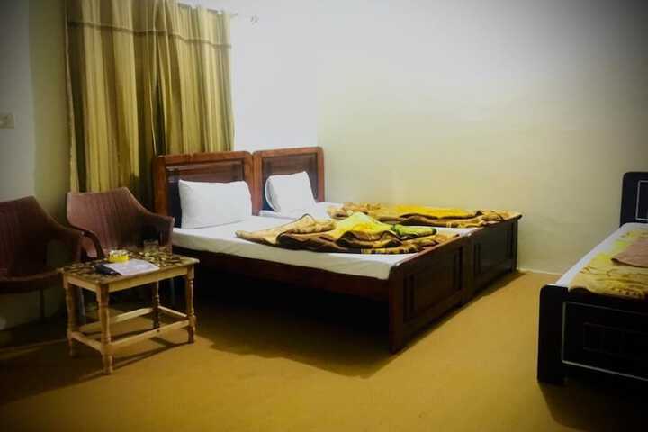 Room 6 of 17