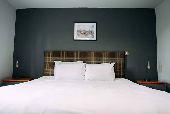 Room 4 of 15