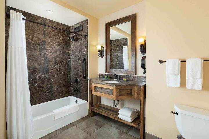 Standard Double Room (1 of 8)