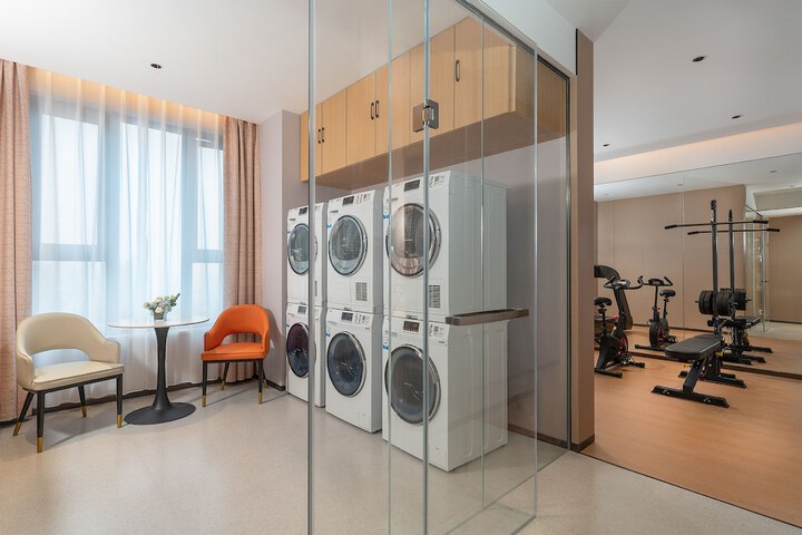 Room 32 of 49