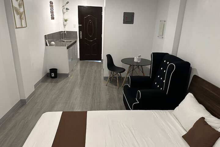 Room 11 of 23