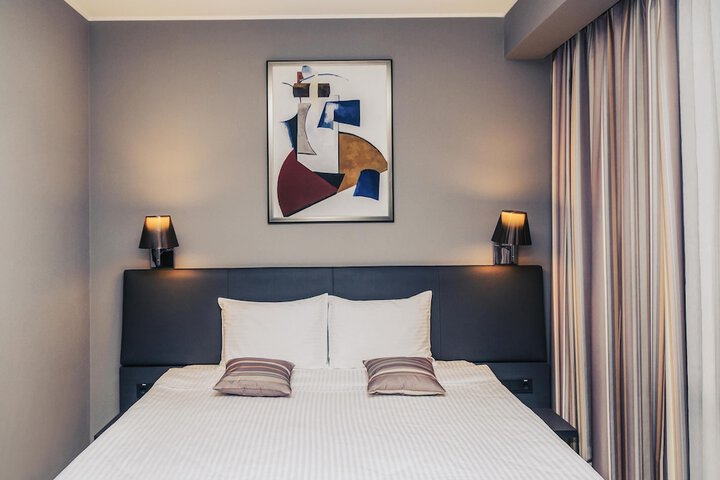 Room 20 of 99