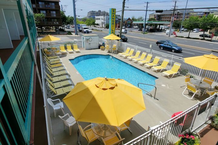 Pool 16 of 22