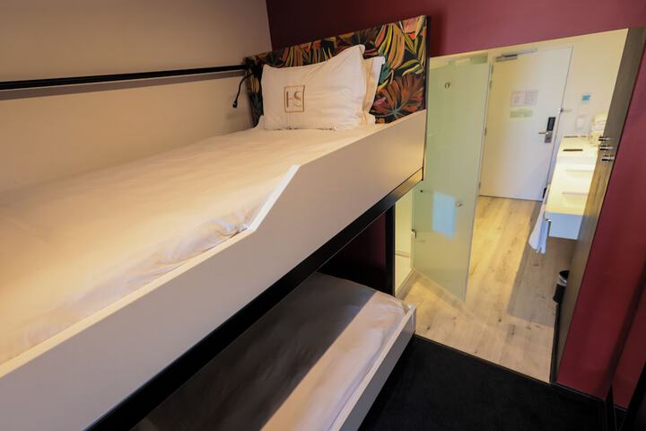 Room 14 of 81