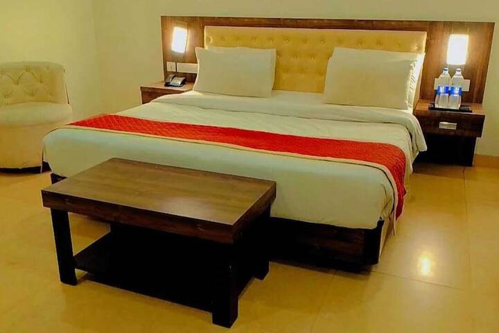Room 5 of 28