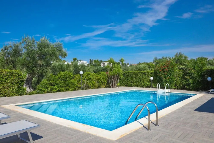 Pool 12 of 16