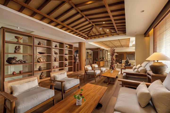 Guest Lobby