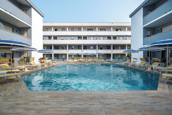 Pool 82 of 114