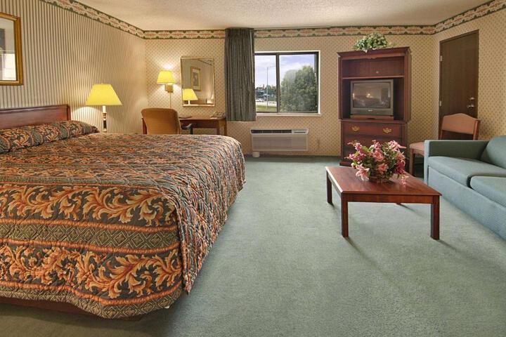 1 King Bed (6 of 13)
