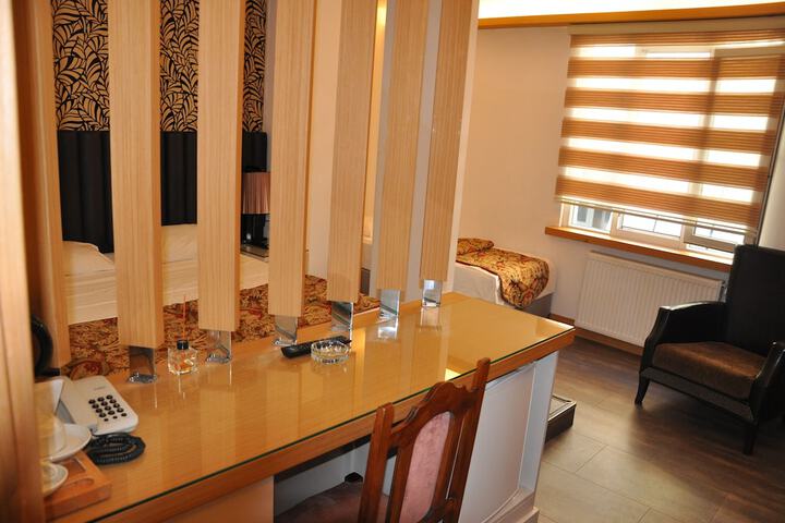 Room 2 of 21