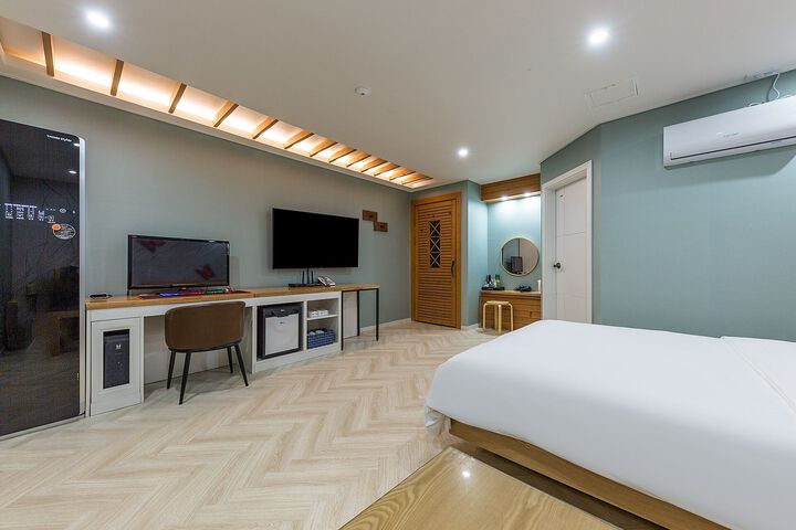 Room 38 of 63